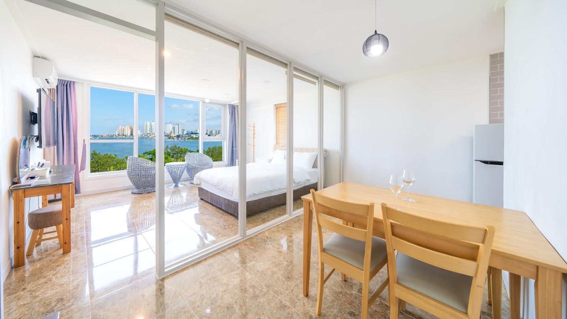 Sokcho Ocean View Pension Номер фото