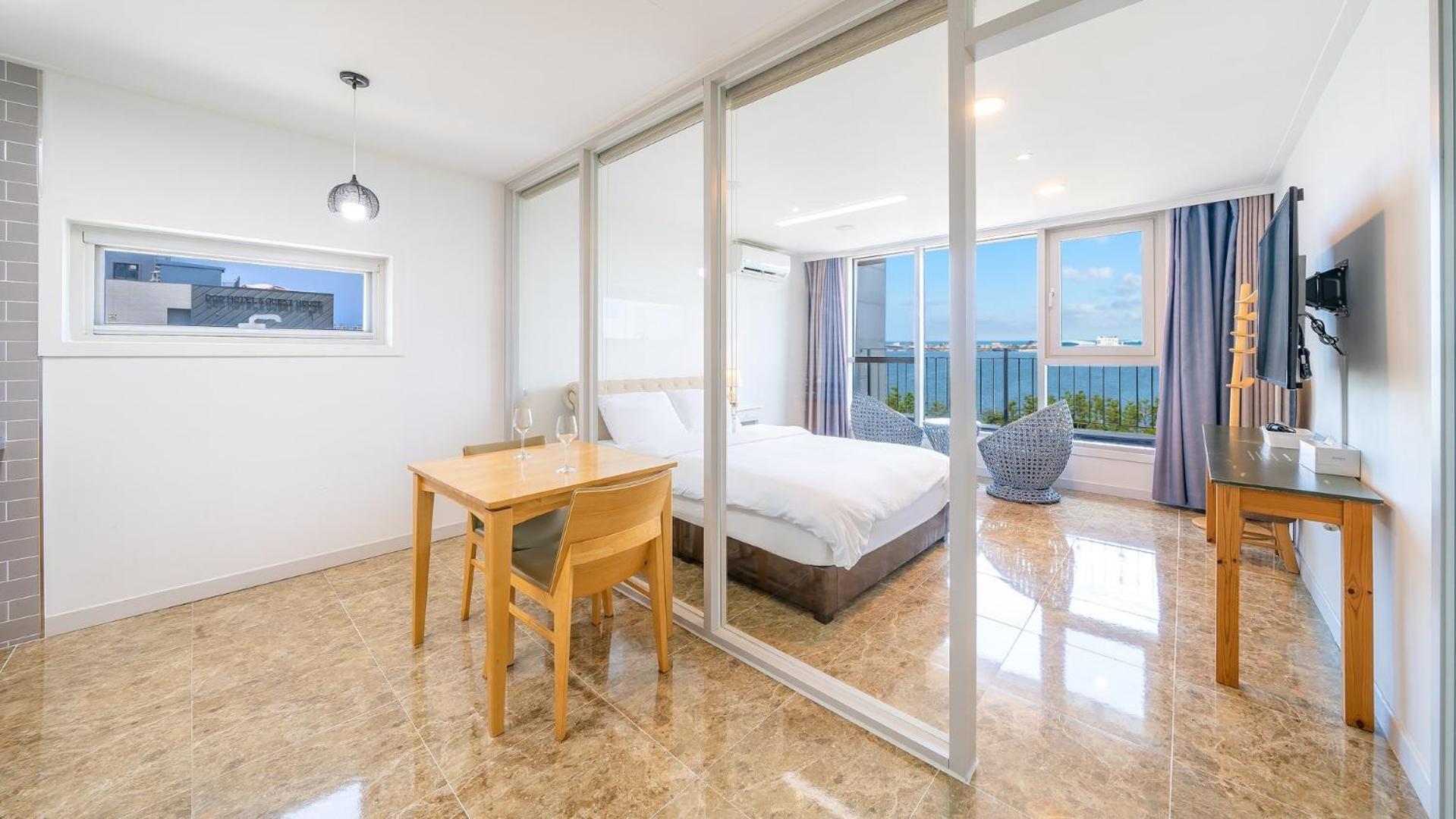 Sokcho Ocean View Pension Экстерьер фото